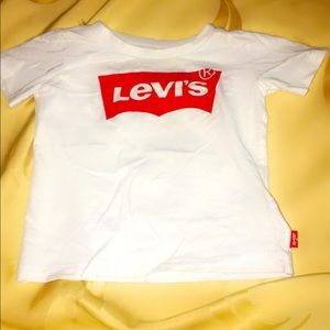 Levi’s short sleeve shirt